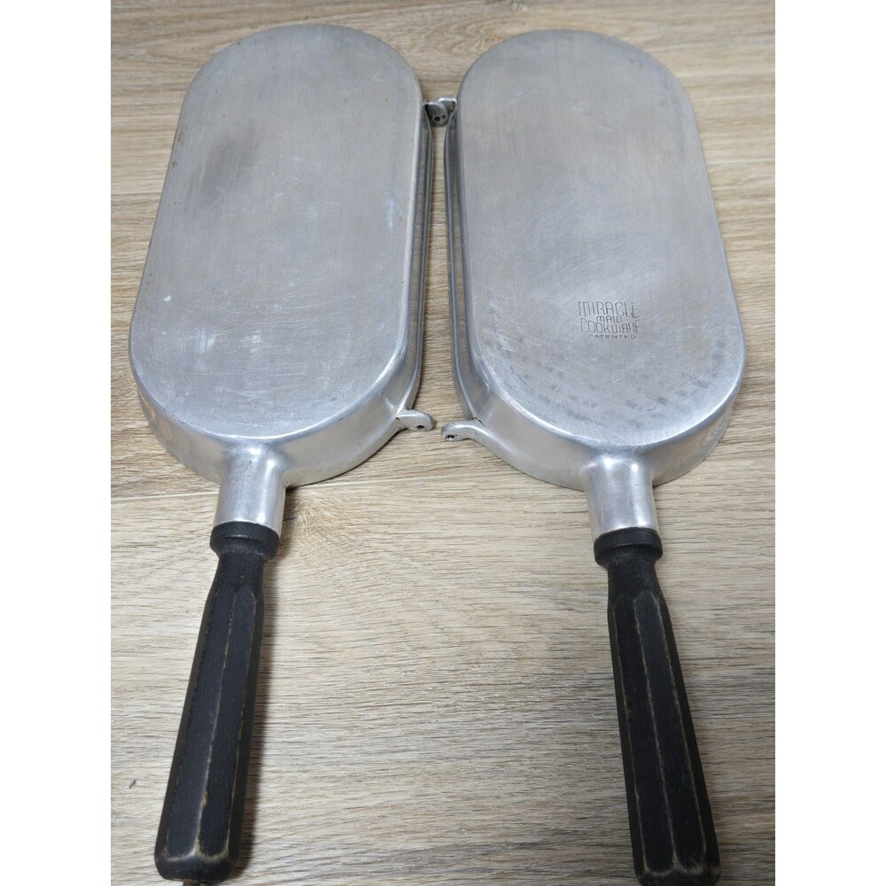 Vintage Miracle Maid Cookware Hinged Folding Cast Aluminum Omelet Fish Pan (Read